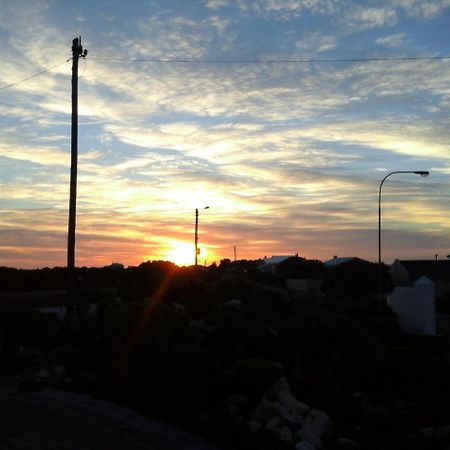 Oceanview Guesthouse Struisbaai Bagian luar foto